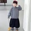 Suéter para Niños Otoño e Invierno 2026 Estilo Nuevo Kid Fresco Media Cremallera Capa Base Rojo Bebé Suéter de Punto