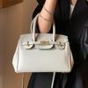 Bolso de diseño de nicho para mujer, novedad de verano de 2025, moderno bolso de platino, bolso de hombro con detalles a juego, bolso cruzado.