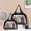 Bolsa de cosméticos trapezoidal de PVC esmerilado de gran capacidad con dos compartimentos para almacenamiento separado de artículos secos y húmedos, portátil, para viajes y lavado portátil.