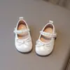 Zapatos de Princesa para Niñas 2026 Primavera y Otoño Nuevos Zapatos de Cuero para Niños Pequeños, Zapatos Planos de Perla con Suela Suave