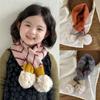 Bufanda de bola de pelo a rayas para niños, nueva bufanda cruzada coreana para otoño e invierno, conjunto de cuello para bebés de otoño e invierno para hombres y mujeres
