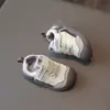 Sapatos de caminhada para bebês com solas macias, antiderrapantes, com fechos de velcro, sapatos esportivos infantis, novo modelo de outono para bebês de 1 a 3 anos, sapatos para meninos e meninas