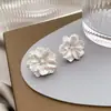 Nuevos Pendientes Populares de Flor y Perla 2026, Diseño de Nicho con un Toque de Lujo, Pendientes de Botón de Pétalo Ultra-Fairy de Lujo Ligero