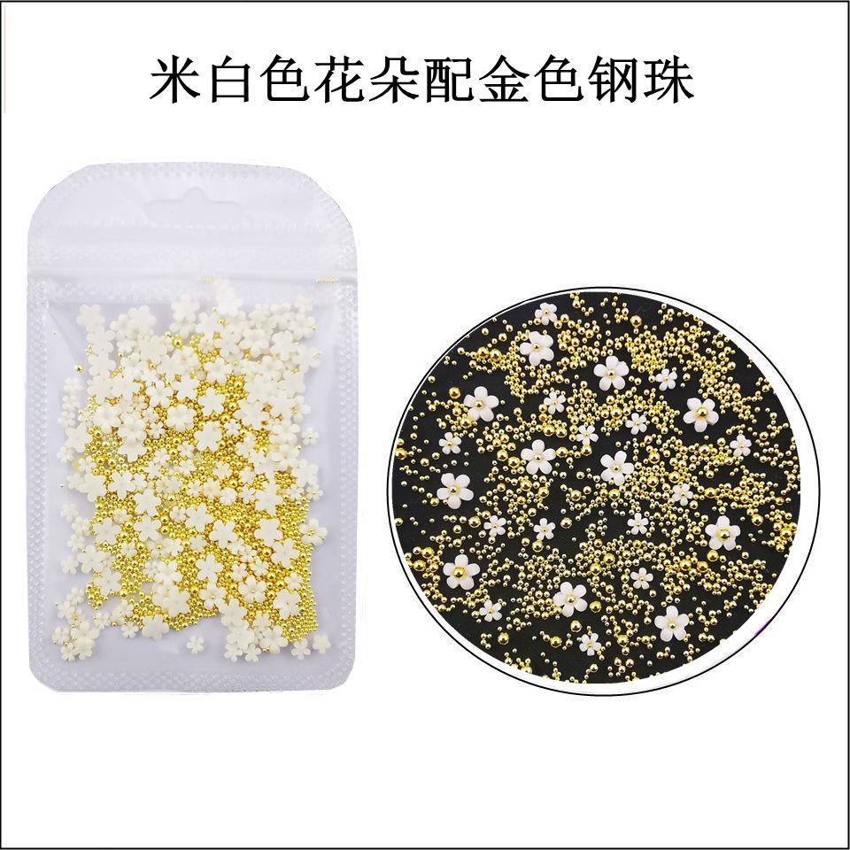 米白色花朵配金色钢珠