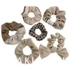 Producción personalizada de scrunchies desde la fábrica de origen, marca de scrunchies de tela, diseño y producción de muestras basados en los dibujos proporcionados, coleteros y accesorios para el cabello