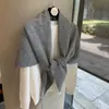 Bufanda versátil de color sólido para otoño e invierno, prenda exterior estilo coreano, diseño único de bloques de color, chal texturizado, bufanda triangular grande, calentador de cuello, bufanda y chal