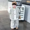 Conjunto de Tres Piezas Chaleco con Estampado de Leopardo Otoño para Niños Estilo Coreano Atuendo Elegante de Moda para Niños Pequeños Ropa Infantil de Comercio Exterior al por Mayor