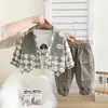 Conjunto de Primavera para Niños 2025 Nuevo Elegante Infantil Ropa de Primavera y Otoño para Niños Conjunto de Tres Piezas Guapo Ropa para Bebés y Niños Moderna
