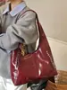 Bolsa de Ombro e Axila Retro Brilhante com Rebites Transfronteiriça Moda Europeia e Americana Bolsa de Motocicleta Simples Grande Capacidade Bolsa Tote Versátil