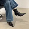 Botines de tacón de aguja negros de punta fina estilo coreano para mujer, zapatos versátiles de tacón alto para otoño e invierno, hechos de cuero con patrón de lichi con diseño elástico ajustado