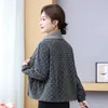 Chaqueta de punto nueva y elegante de otoño con cuello, corta y de corte holgado, chaqueta moderna y favorecedora para mujeres de mediana edad y mayores