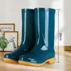 Botas de lluvia, zapatos de lluvia de caña alta, impermeables y resistentes al desgaste, adecuados para adultos, diseñados para uso en exteriores en verano, con suela antideslizante y un diseño de caña larga y moderno