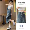 2026 novo jeans slim de corte A para garota descolada com fenda lateral
