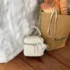 2026 Verano Nuevo Bolso de Mano Mini Bolso Acolchado de Diamantes Estilo Pequeño Chanel Bolso con Cadena Versátil Bolso de Hombro Único Bolso Cruzado al por Mayor para Mujer