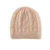 Cachecol 2026 Outono/Inverno Novo Estilo Feminino High-End Cor Sólida Ondulado Espessado Proteção para Orelhas Quente Moda Casual Gorro de Tricô