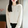 Guangzhou Treze Linhas Liquidação de Marca Moda Coreana Cardigã Tricotado de Lã com Pérolas Cor Sólida Versátil Top Feminino