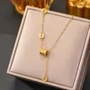 Collar de acero de titanio de alta calidad de venta caliente transfronteriza para mujer, cadena de clavícula de 18 quilates galvanizada de lujo ligera que combina con todo, la joyería no se desvanece