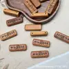 Madeira de Pessegueiro Antiga Quatro Vias Riqueza, Paz e Alegria Conjunto de Duas Peças DIY Acessórios para Joias de Contas Budistas Pulseira Pingente Artigo