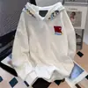 Sudadera con capucha de forro polar y bordado de letras de estilo americano moderno y divertido, resistente, para otoño e invierno, de manga larga, corte holgado, para pareja
