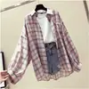 Camisa Xadrez Feminina Primavera e Verão 2023 Nova Estilo Coreano Solta Manga Três Quartos Jaqueta Proteção Solar Top Estilo Muito Feérico