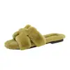 Chinelos de algodão felpudos casuais de bico aberto para outono e inverno 2026, chinelos slip-on femininos para uso externo, novo estilo de moda versátil de sola plana
