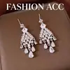 Brincos de Franja Gota d'Água com Zircônia Agulha de Prata, Estilo Corte Francês, Elegantes e Refinados, Luxo Leve, Sensação de Alto Padrão, Brincos Únicos