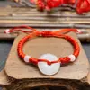 Pulsera Roja Tejida a Mano con Nudo de Diamante, Hebilla de Paz de Jade Blanco Imitación, Pulsera de Hilo Rojo, Accesorio de Mano con Hebilla Verde Oscuro Personalizado para el Año de Nacimiento