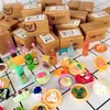 Caja Sorpresa Mini Entrega Rápida Caja Pequeña de Cartón Botella Simulada Bebida Miniatura Resina Comida Juguete Escena de Casa de Muñecas Fabricante Venta al por Mayor