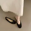 Sapatos Femininos Retro Francês com Laço Boca Rasa Outono Inverno 2026 Novo Estilo Sola Rasteira Slip-on Versátil Sapatilhas