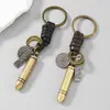 Chaveiro de Metal Pontiagudo Cônico Retrô, Pingente de Carro Tecido com Corda de Couro Criativo e Personalizado, Presente para Casal, Acessório da Moda