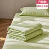 Sábana de color liso simple de una pieza para uso doméstico, cama individual de dormitorio estudiantil, juego de ropa de cama de tres piezas con sábana de algodón lavado para cama doble