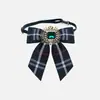 Estilo College Britânico Retro Xadrez Gravata Borboleta Unissex Strass Decorado Colarinho de Camisa JK Acessório