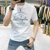 Camiseta de Manga Curta Masculina 2025 Nova Moda Combina com Tudo Ajustada Bonita Emagrecimento Estampa de Letra Top Masculino Camiseta