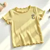 Nova coleção de verão: Camisetas de manga curta para meninas, camisolas de manga curta de seda gelada e blusas estilosas com acabamento em renda para bebês meninas