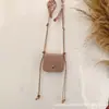 Bolsa transversal pequena retrô casual chique para mulheres, nova coleção outono 2026, bolsa quadrada mini personalizada de nicho para o dia a dia