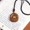 Tesoro de cinco manos de azufaifo rayado por un rayo natural, artículos taoístas pulidos a mano, productos culturales y creativos de madera rayada por un rayo, venta al por mayor directa de fábrica