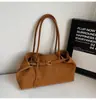 Bolsa Tote Retrô de Grande Capacidade para Mulheres 2025 Novo Estilo Inverno Estilo Preguiçoso Alta Qualidade Versátil Bolsa de Ombro Único Axila