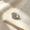Anillo Abierto de Trébol de Cuatro Hojas de la Suerte Exquisito con Incrustaciones de Diamantes de Lujo Ligero para Mujer, Moda Trendy Versátil Estilo Ins Europeo y Americano