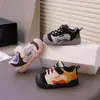 Tênis Infantil 2025 Outono Novo Cano Baixo Antiderrapante Casual Meninos e Meninas Moda Versátil Anti-Impacto Sapatinhos de Bebê