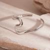 Pulseira Aberta Geométricas Metálicas Onduladas Europeias e Americanas, Argola de Braço, Moda Simples Elegante Nicho, Pulseira de Alta Qualidade para Mulheres