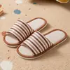 Pantuflas de Lino a Rayas de Colores para Hombre, Transpirables y Silenciosas para Todas las Estaciones, Pantuflas de Algodón y Lino Antideslizantes para el Suelo de Interior para Pareja, Verano