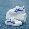 Zapatos deportivos antideslizantes resistentes al desgaste para niños 2026 nuevo modelo de verano zapatillas deportivas cómodas de suela blanda para niñas zapatos casuales para niños