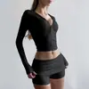 Roupas Femininas Estilo Americano Novidades de Outono: Top Cardigã com Capuz e Shorts Plissados de Três Quartos Conjunto de Duas Peças Moda Atacado Estilo Esportivo