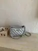 Bolsa Quadrada Pequena Simples para o Dia a Dia no Estilo Chanel com Corrente Acolchoada para Mulheres, Tendência 2026 Nova Moda Transfronteiriça com Alça Única de Ombro e Transversal