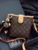 Bolsa Saco Texturizada de Alta Qualidade Transfronteiriça para Mulheres, Bolsa Transversal Versátil Casual de Nicho Retro Europeu e Americano, Bolsa para o Dia a Dia, Bolsa de Ombro