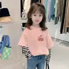 G2452# Nova Camiseta de Manga Longa Listrada para Meninos e Meninas da Primavera e Outono Falsa Duas Peças Camiseta Básica Camiseta Versátil Manga Longa Solta Roupa Infantil Moda