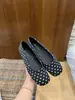 Zapatos Planos de Moda con Lunares de Satén para Mujer, Nuevo Estilo Primavera-Verano 2026, Boca Baja, Suela Suave, Cómodos para el Trayecto Diario