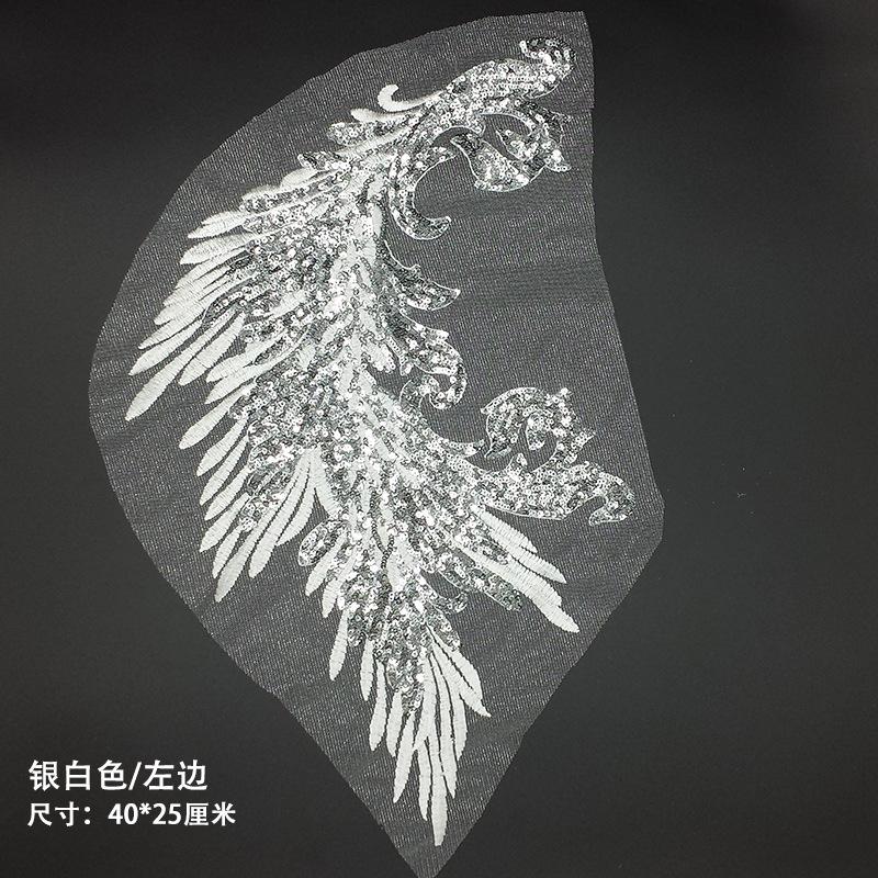 银白色左边