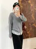 Cárdigan de punto para mujer talla grande con escote en V y ribete de encaje, colección otoño 2026, diseñado para mujeres con curvas, con un aspecto suave y juvenil, con detalles de patchwork