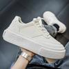 Nuevas Zapatillas Casuales de Moda Versátiles para Hombre Otoño 2025 Zapatos Blancos Juveniles con Suela Gruesa para Aumentar la Altura Zapatos Deportivos para Hombre
